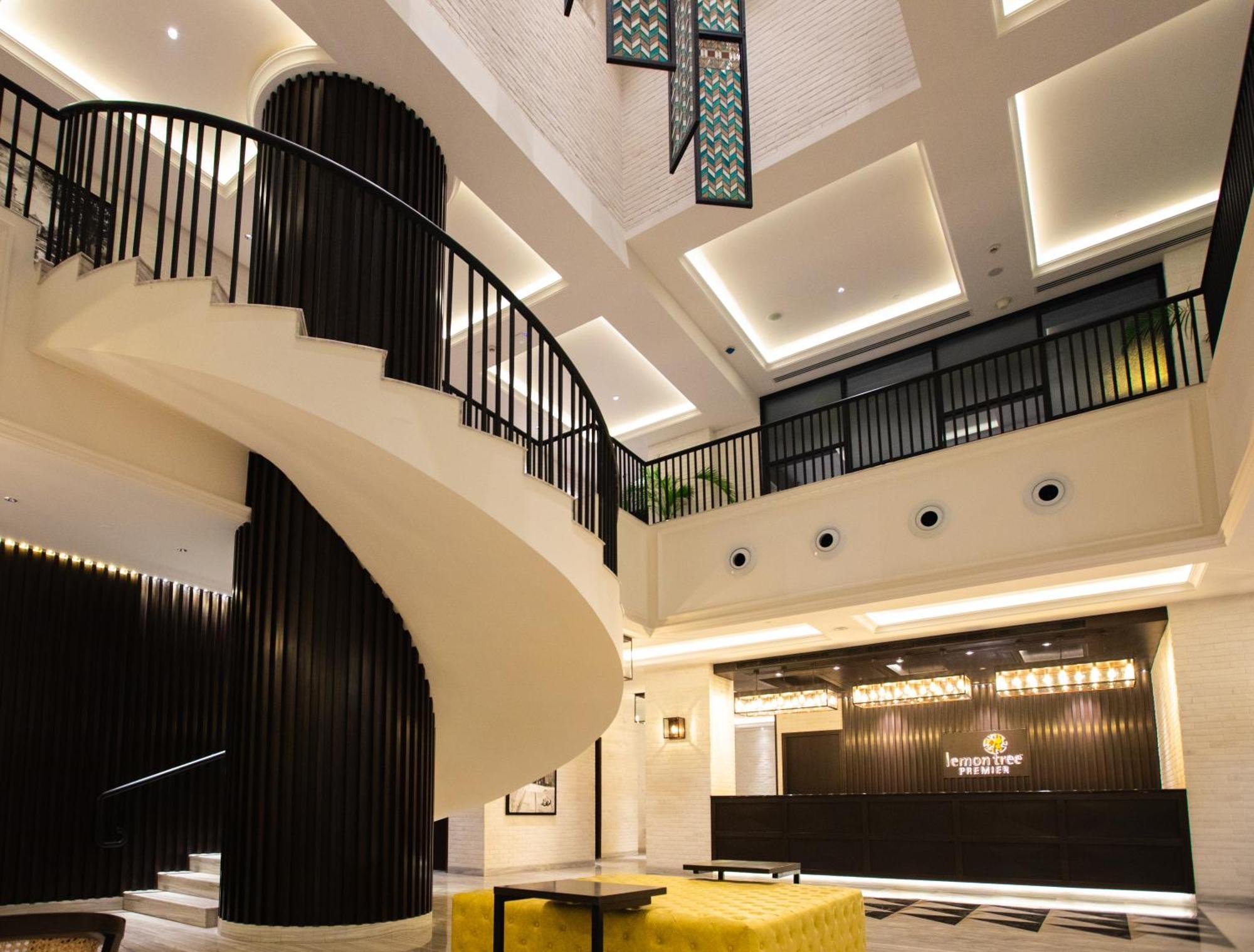 Lemon Tree Premier City Center Pune Exterior photo